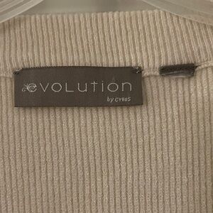 Evolution by Cyrus Cream Ribbed Crewneck Sweater